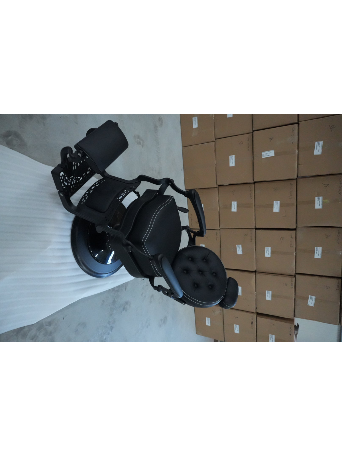 ASAKI IMPERIAL BLACK Barber Chair